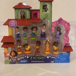 Disney Encanto Mi Familia Figurine Set