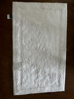 New Plush White bath Mat