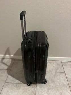 SwissTech Hardshell Spinner Expandable Lightweight 4-Wheel Carry-on, 21" with USB Ports