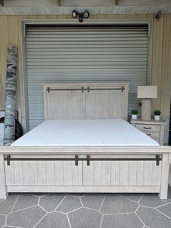 King Bedroom set - Model home furniture