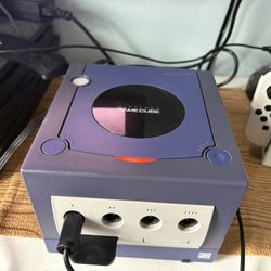 Nintendo GameCube With Hitman 2 And LG Monitor 