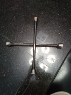 Tire iron