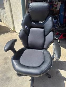 DPS Gaming 3D Insight Office Chair with Adjustable Headrest