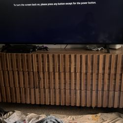 Dresser And Two Nightstand 