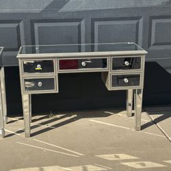 Desk/Vanity