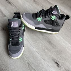 Air Jordan 4 Retro “Green Glow” GS 