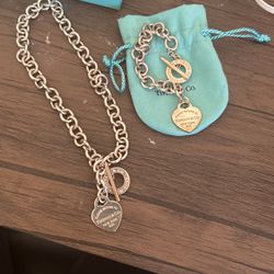 Tiffany and Co toggle bracelet and necklace set. Authentic.