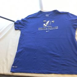 MENS Nike T-shirt Size Large