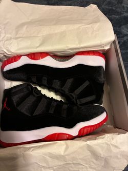 Jordan velvets 11s size 10 140$
