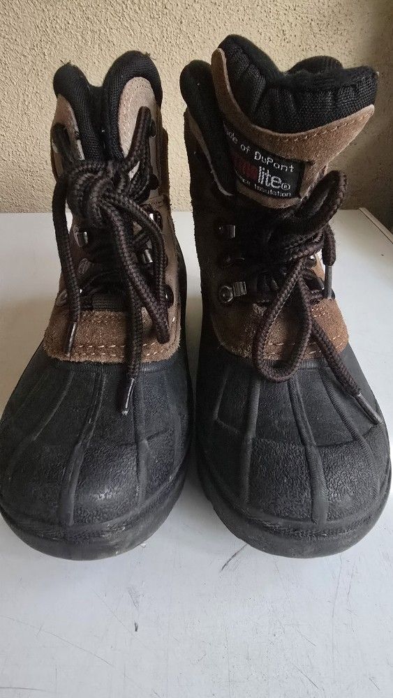Boys Boots, Rain Or Snow. In Really Good Condition