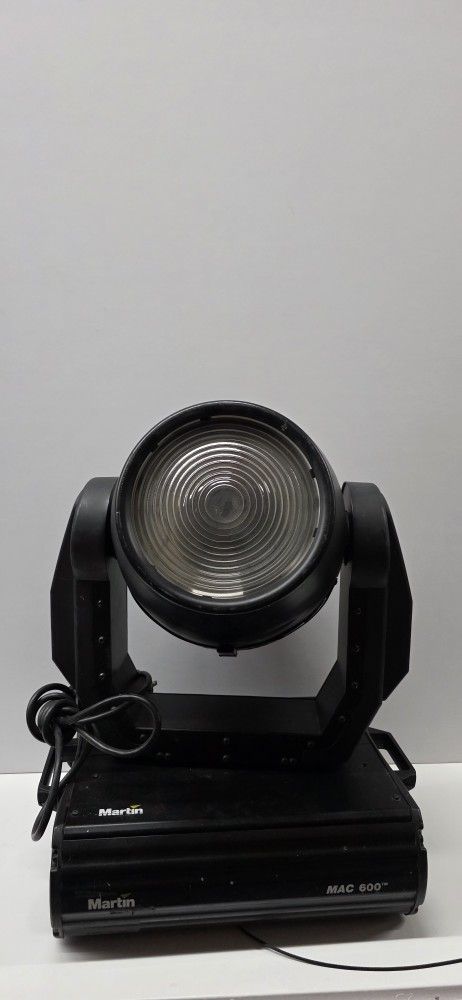 Martin Mac 600 Color Wash used in good condition with clamp
