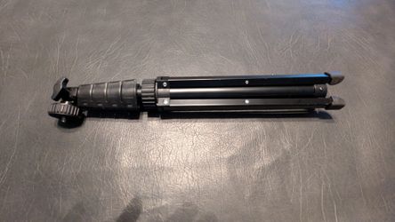 New Tripod - 17" to 5 '      4 Height Set's
, New