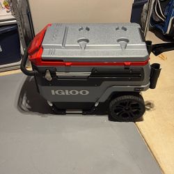Igloo Trailmate 70qt Cooler New