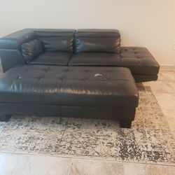 Couch With Table Pet Free Smoke Free Home