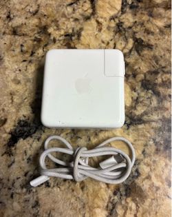 Genuine  Apple 61W USB-C Power Adapter A1947