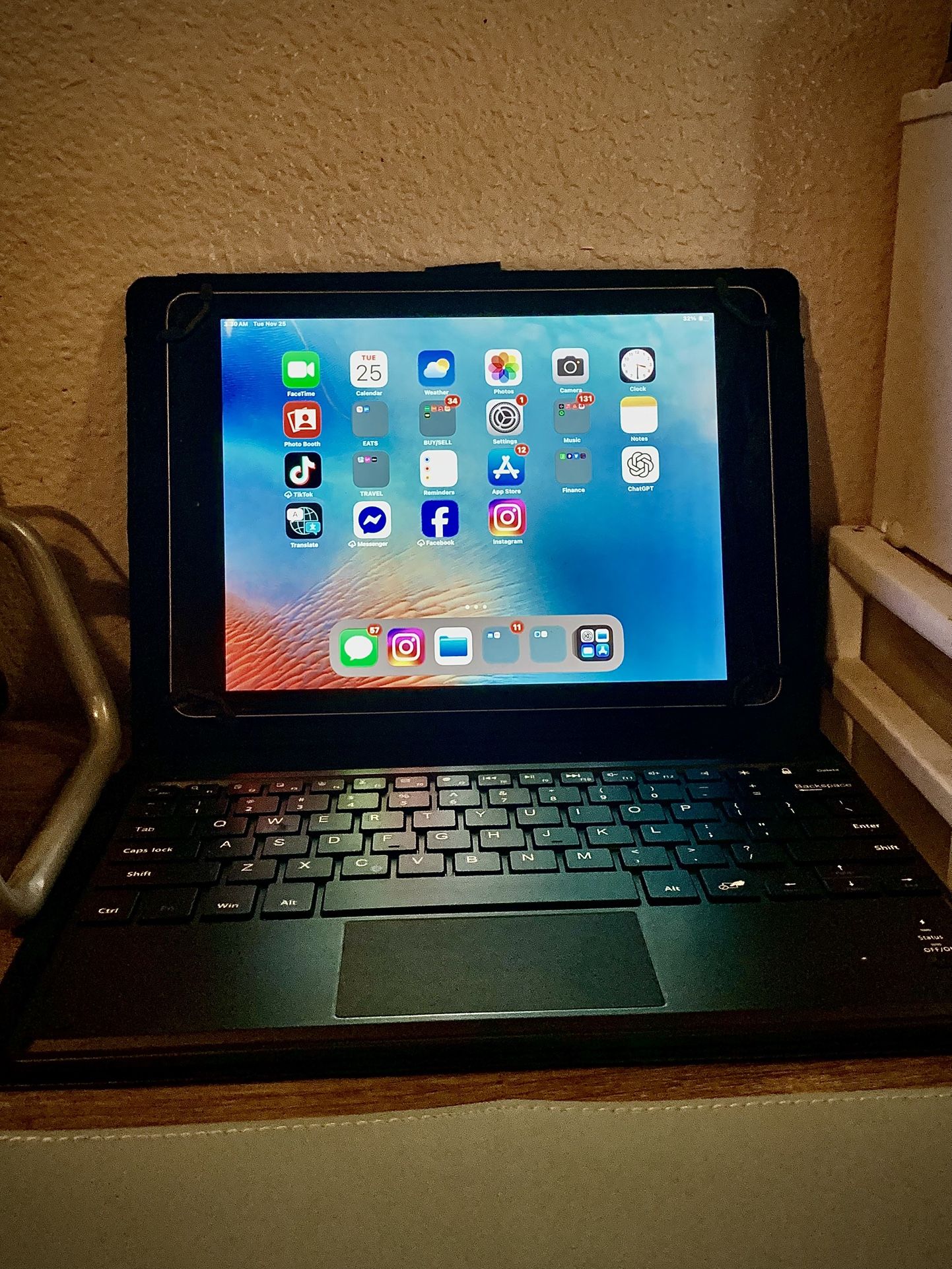 iPad READ DESCRIPTION