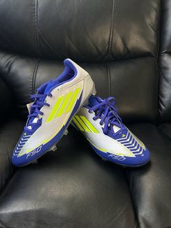 Soccer cleats