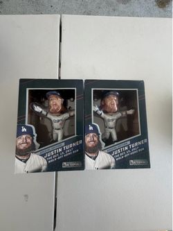 2 Justin Turner bobble heads