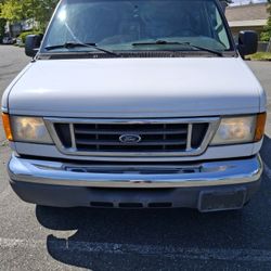 2006 Ford E-350