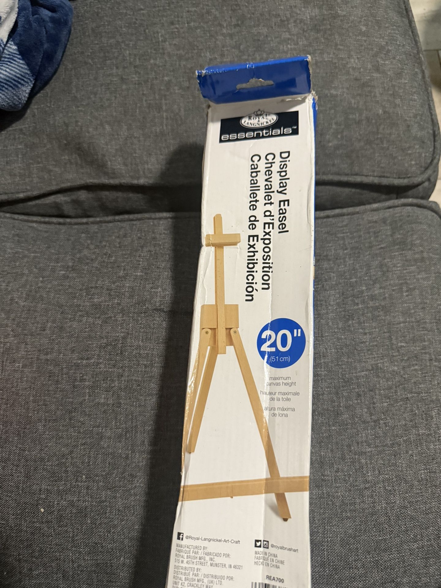 Easel