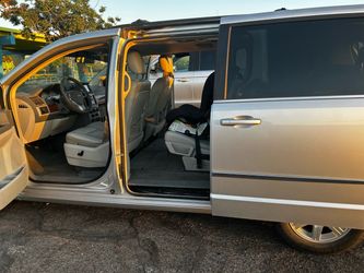 2009 Chrysler Town & Country