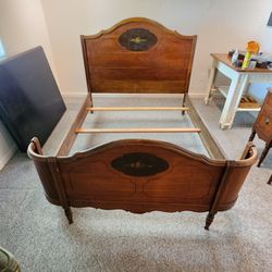 Antique Bedroom Furniture 