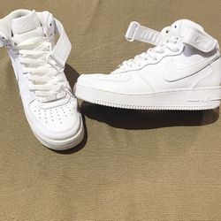 Nike Air Force 1 Size 9