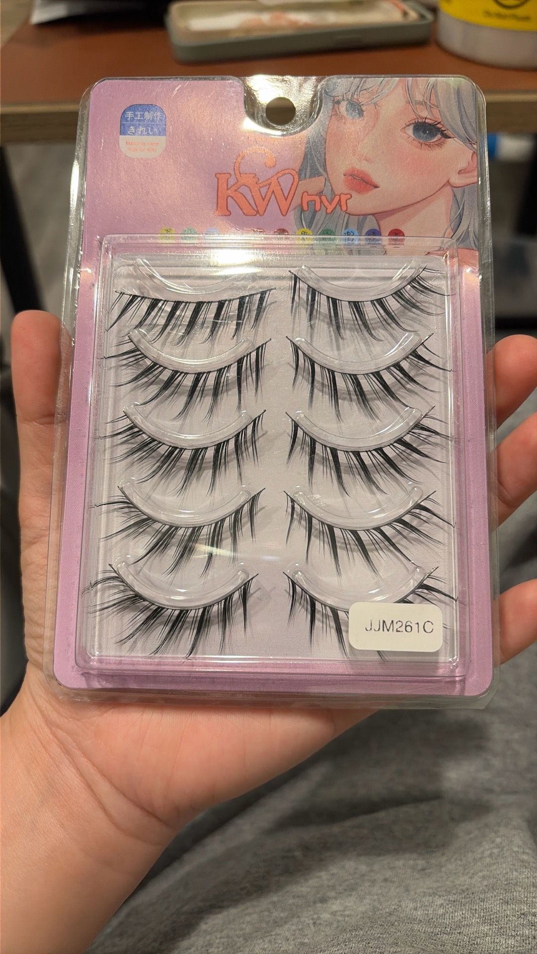 Eye lashes