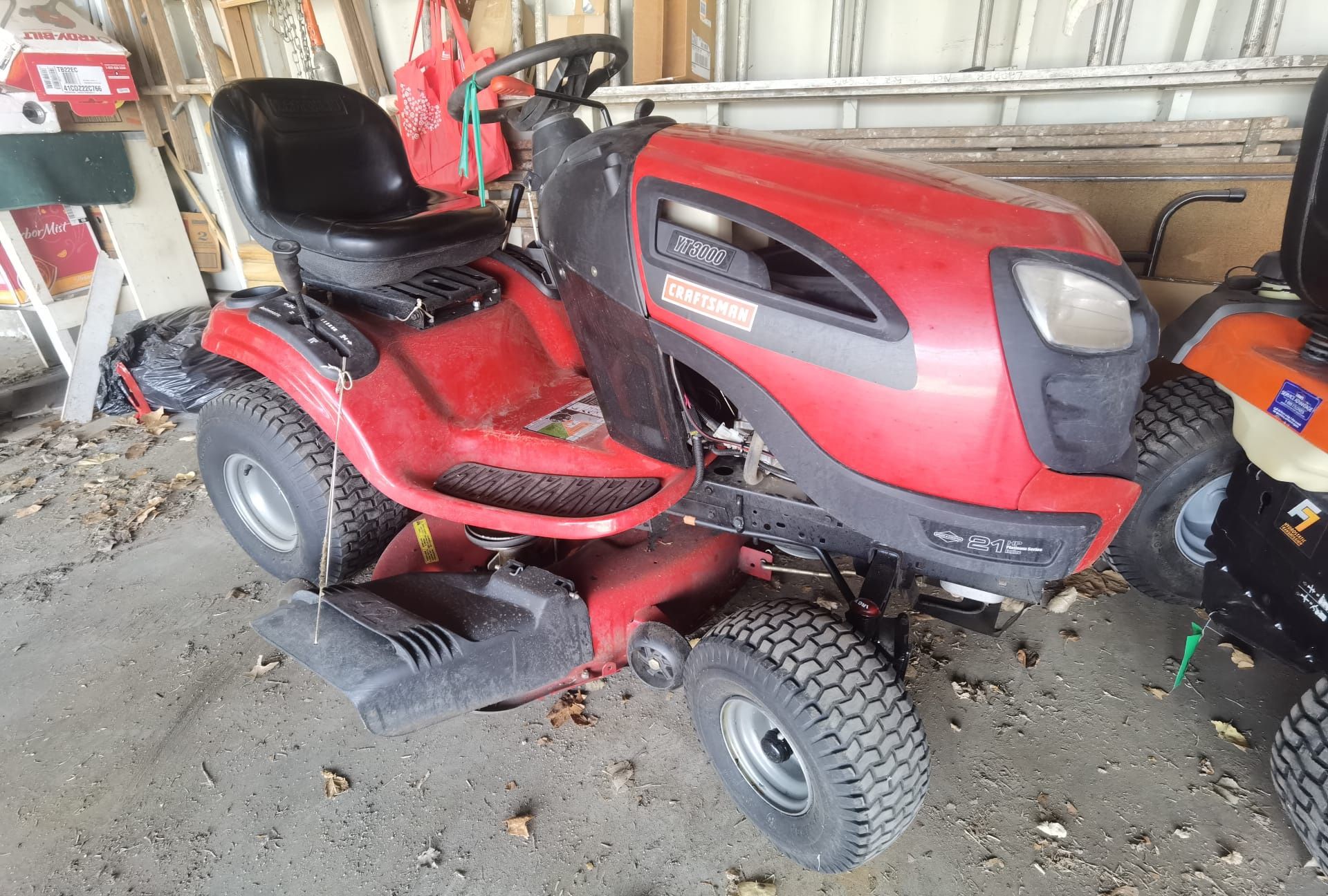 2011 Craftsman Riding Lawn mower Lawn Tractor Model# YT3000