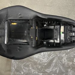 Harley Davis Road King 2019 Stock Seat 