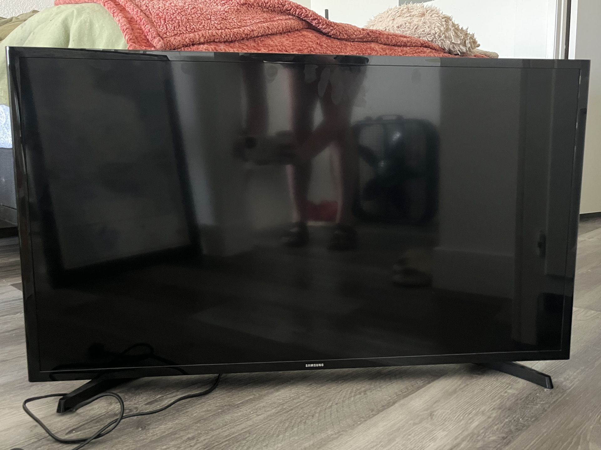 Samsung 36” HD TV