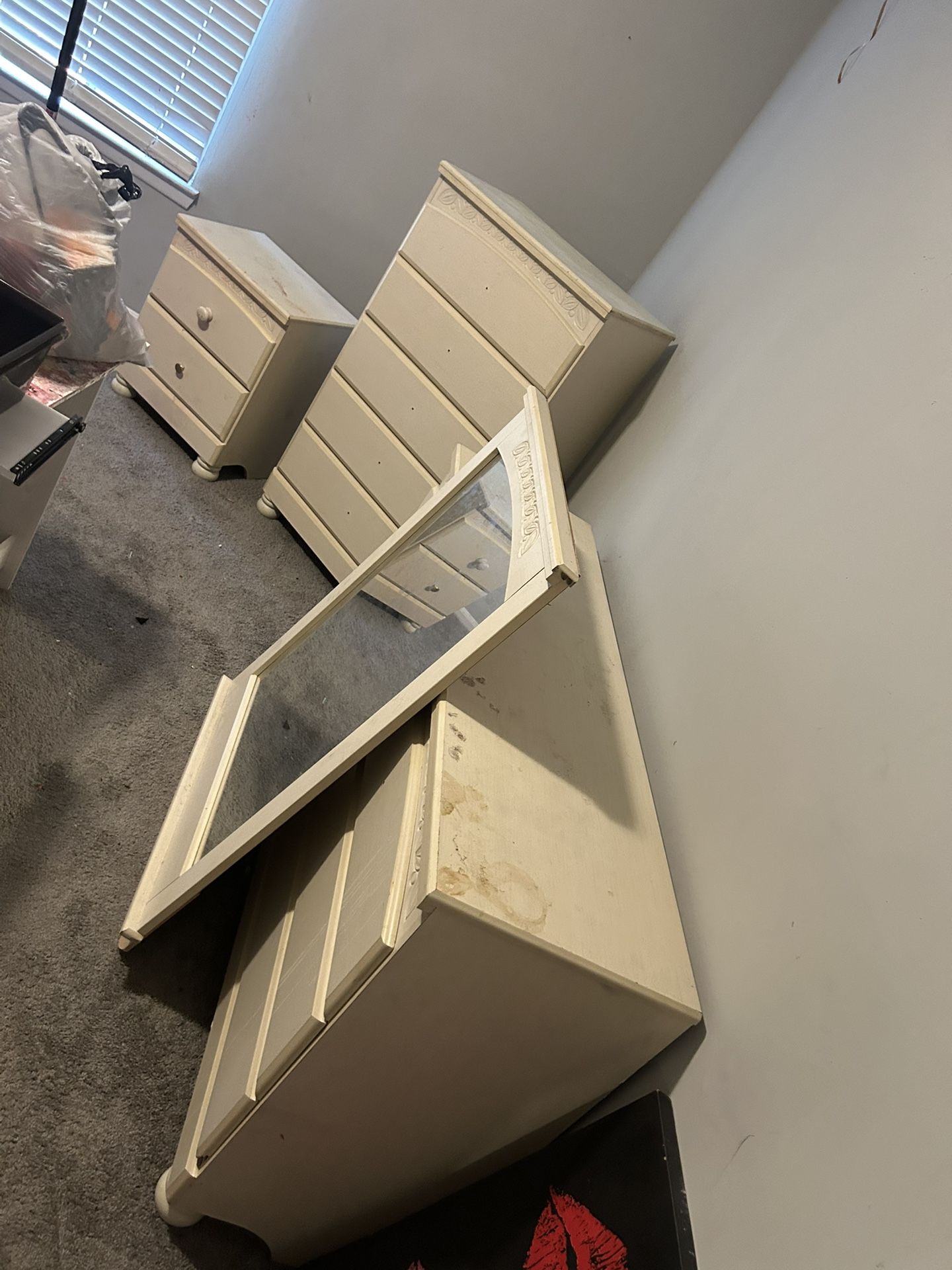 Wood Dresser Set