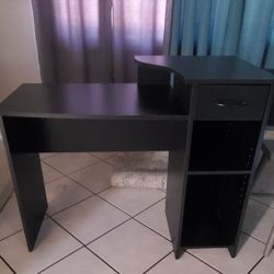 Black Desk