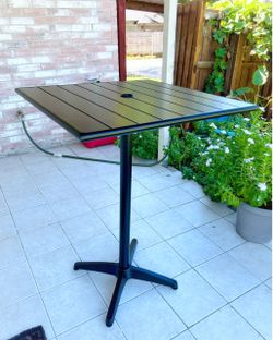 Lancaster Outdoor Table with Umbrella Hole. (A)
