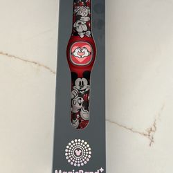 Disney MagicBand Plus - Mickey and Minnie Valentine's Day