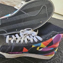 Size 9.5 Nikes