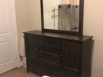 Queen bedroom set