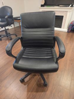 Viora Black Office Task Chair
