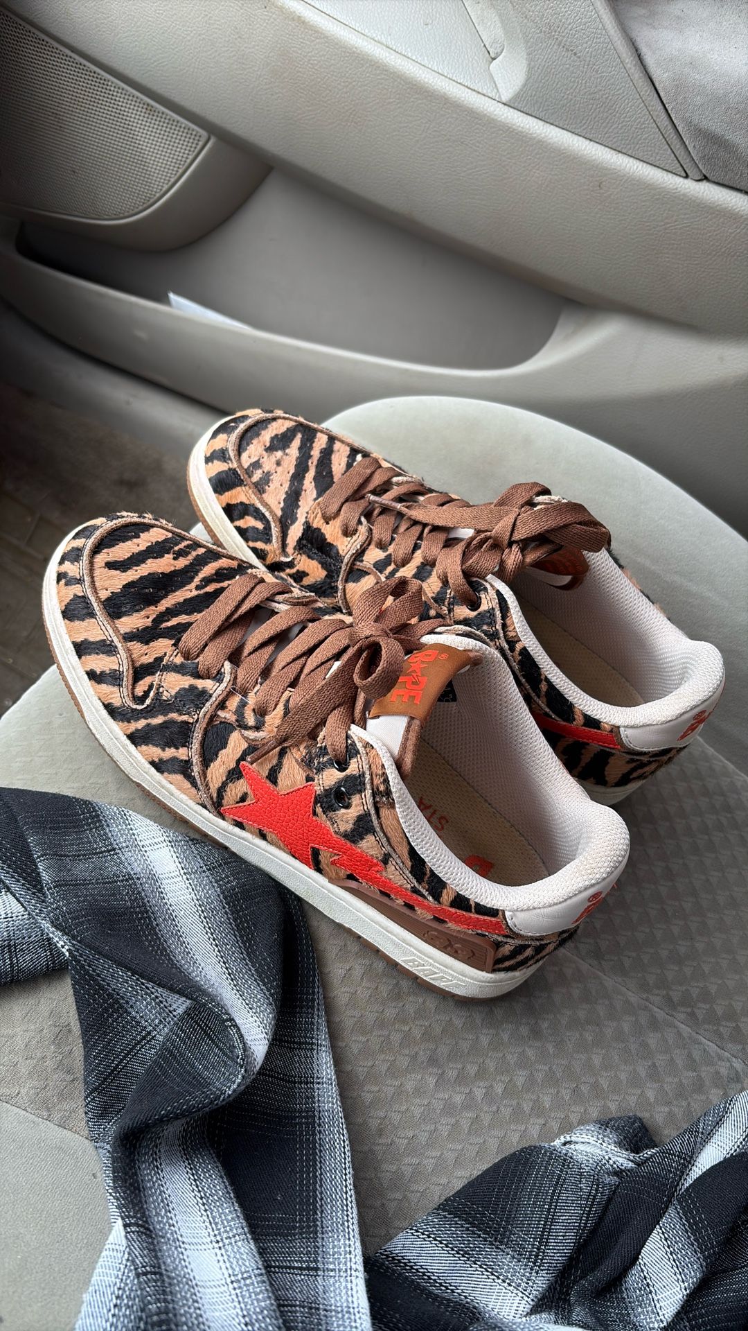 Bape YEAR OF TGE TIGER SZ 8us