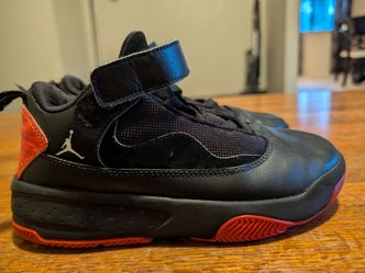 Kids size jordan shoes
