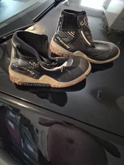 Slippery boys jet ski shoes sz Medium