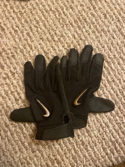 Boys Nike gloves small