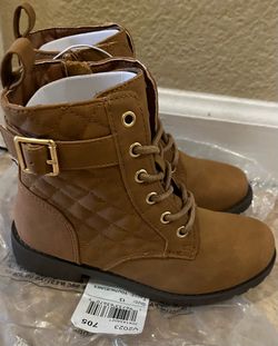 Girl boots
