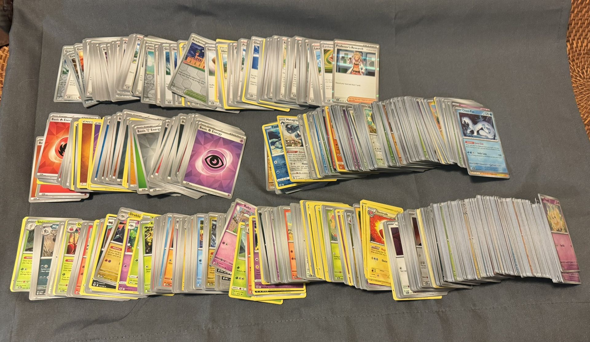 1,500 Pokeman Cards