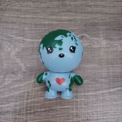 Earthly Urban Vinyl Figure
