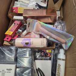 100 pieces Cosmetics and perfumes