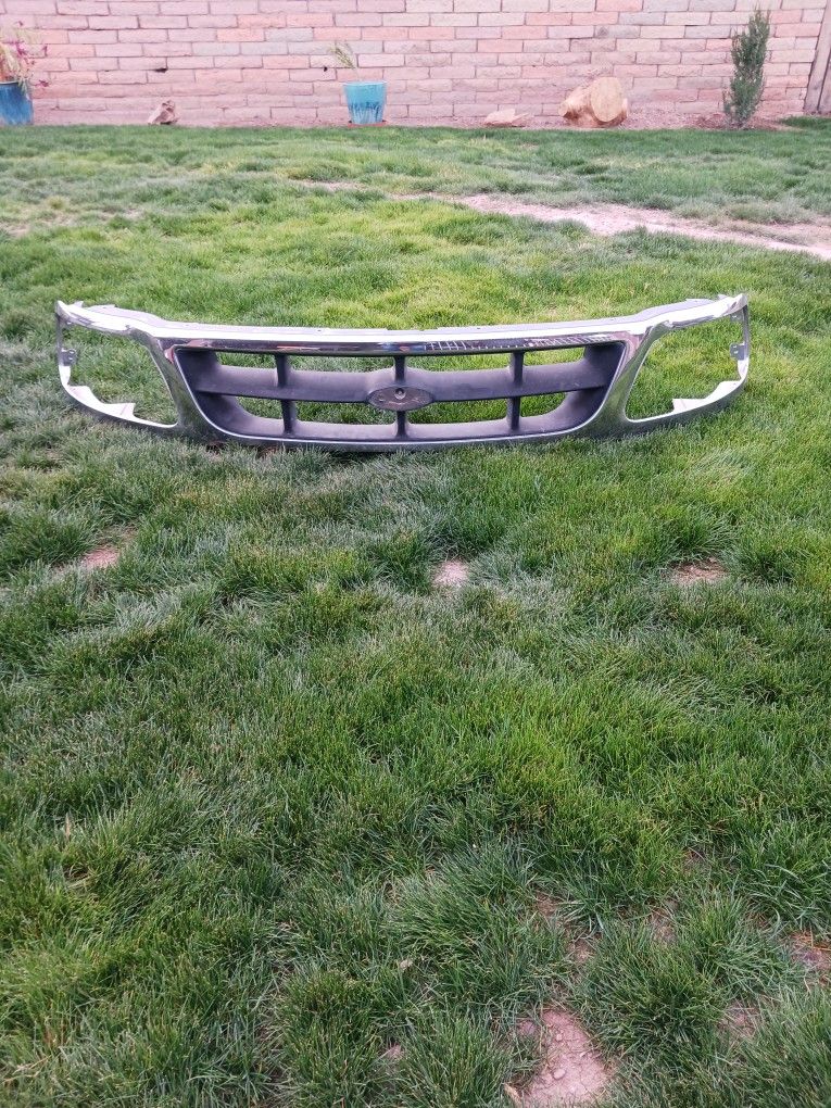 Ford F150 Bumper/ Grill