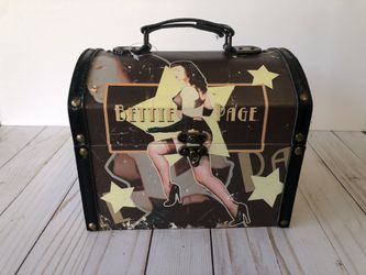 NECA Bettie Paige Box/Chest