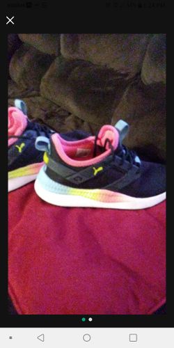 Kids Shoes Size 4