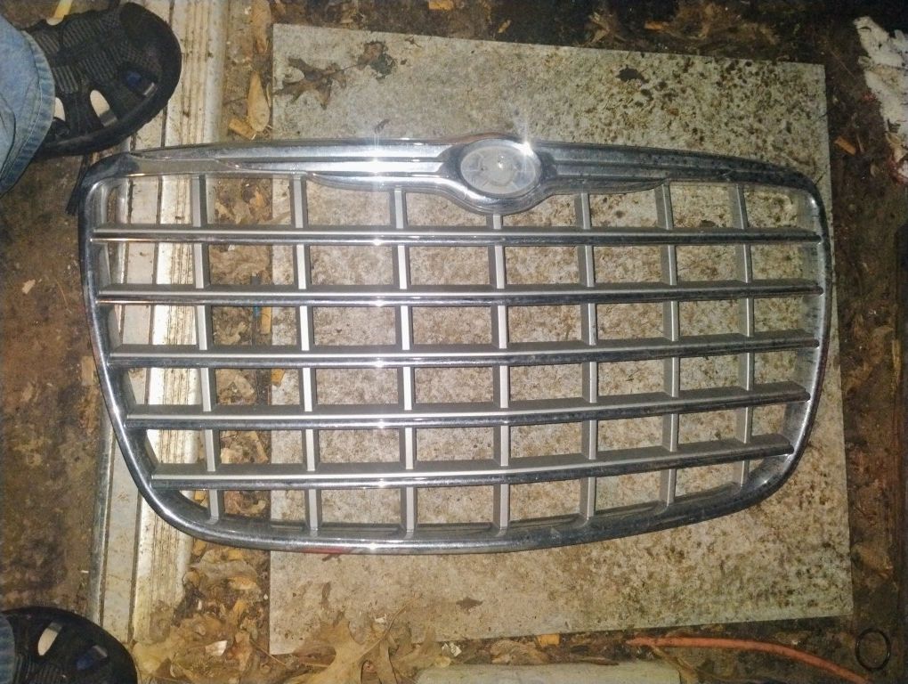 Chrysler Grille